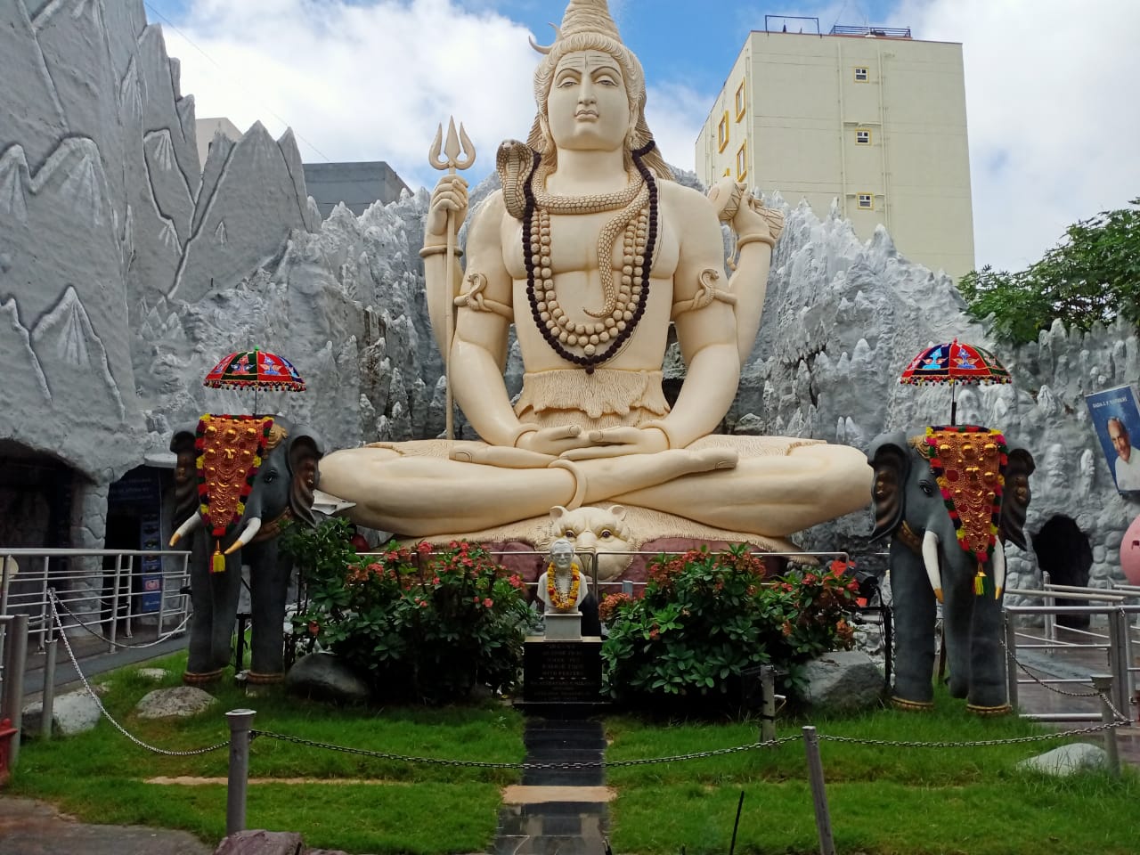 Shivoham Shiva Temple